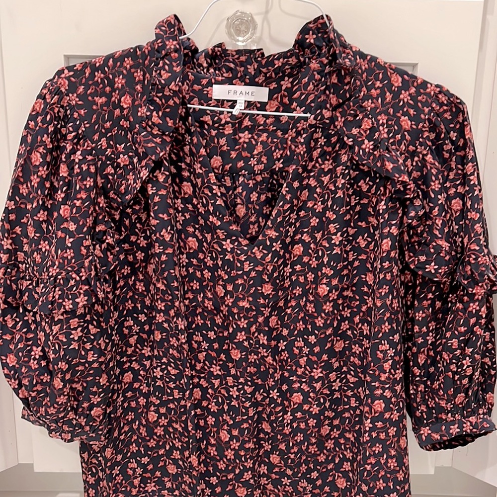 Frame size XS silk blouse